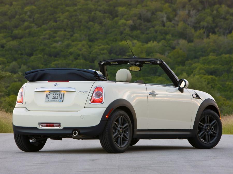  Mini Cooper Cabrio 2010 года  (US) (фото 3 из 30)